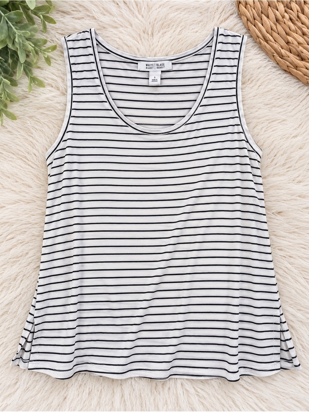 White House black market black and white stripped tank o